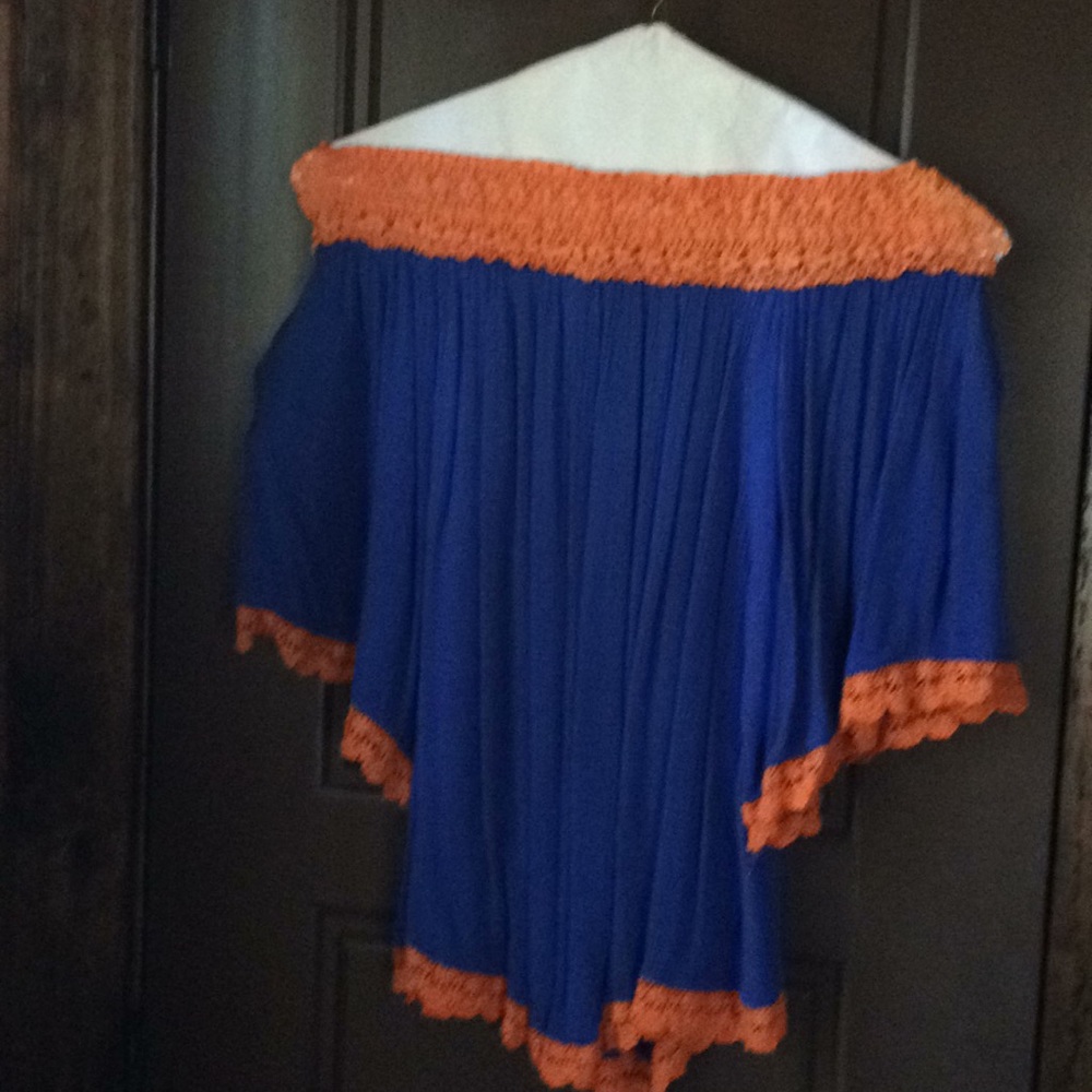 Hayden blouse off shoulders or on